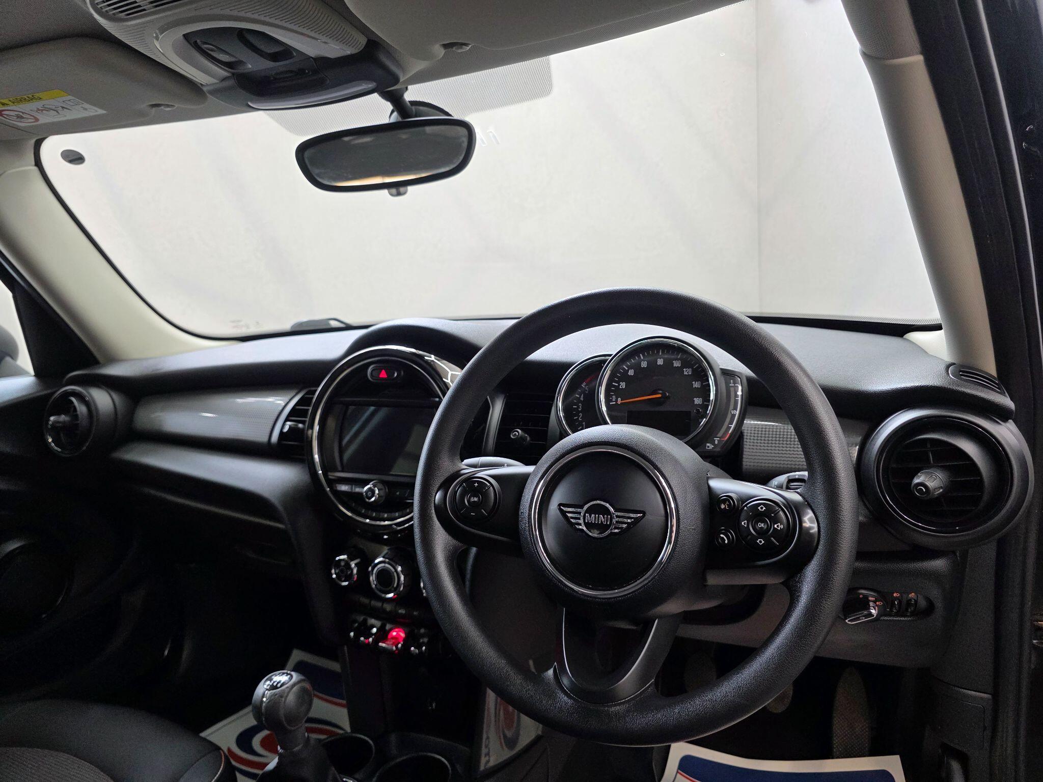MINI Hatch - Image 11