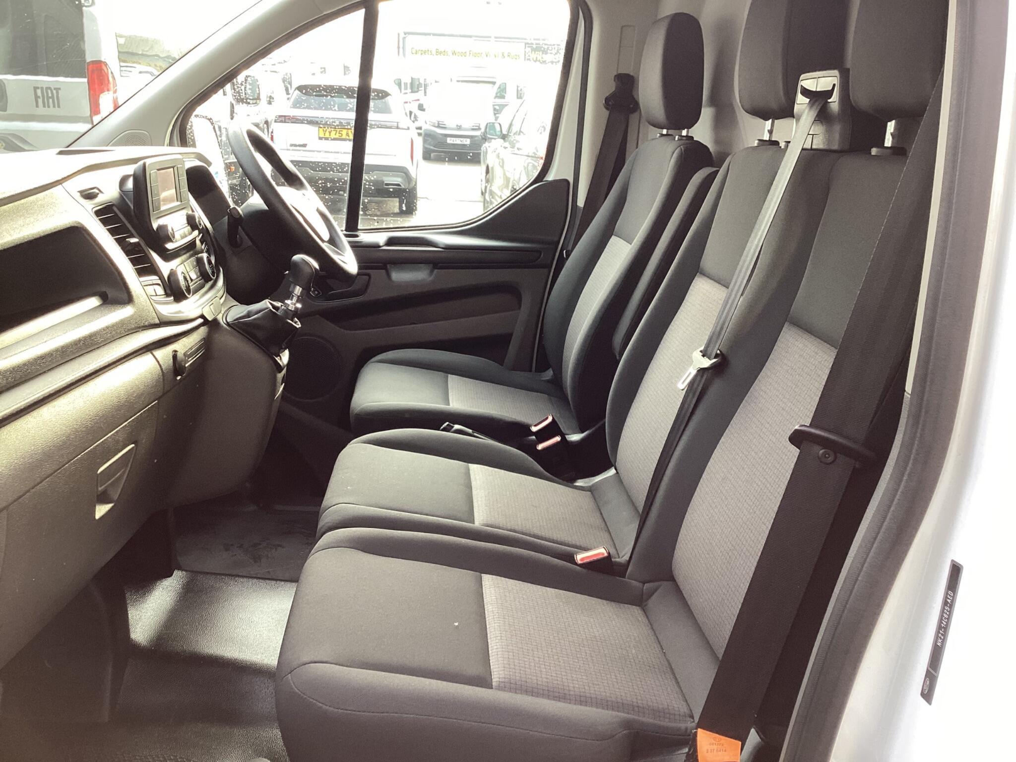 Ford Transit Custom - Image 17