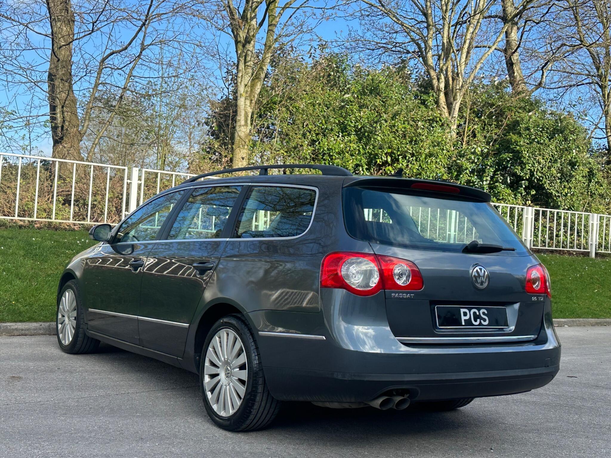 Volkswagen Passat - Image 14