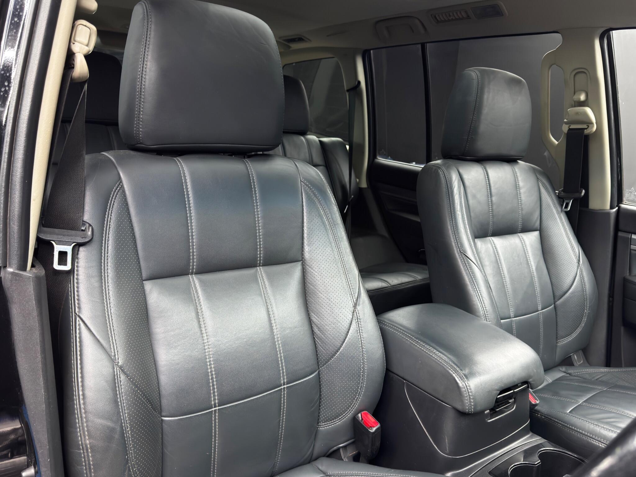 Mitsubishi Shogun - Image 12