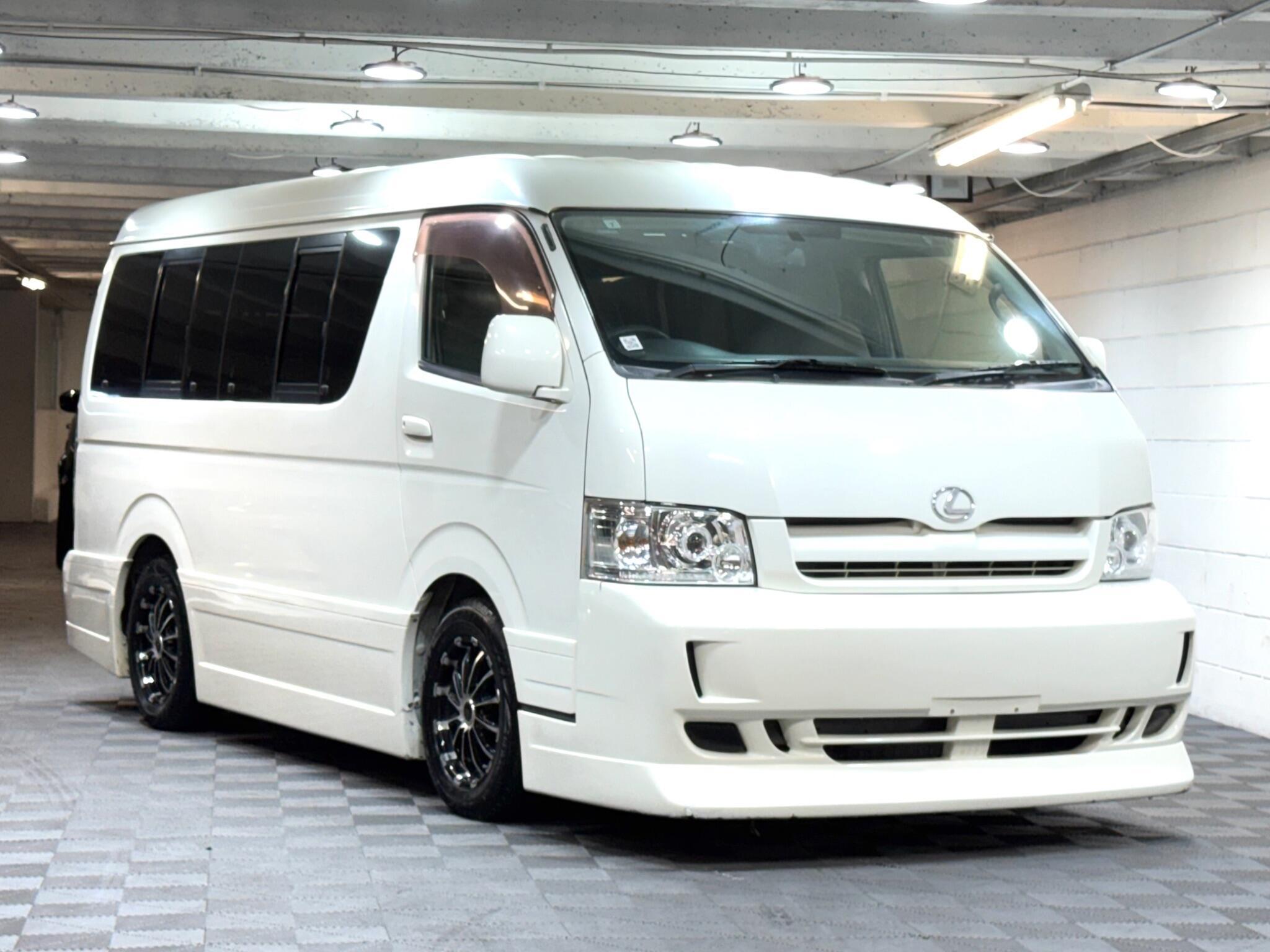 Toyota Hiace - Image 12