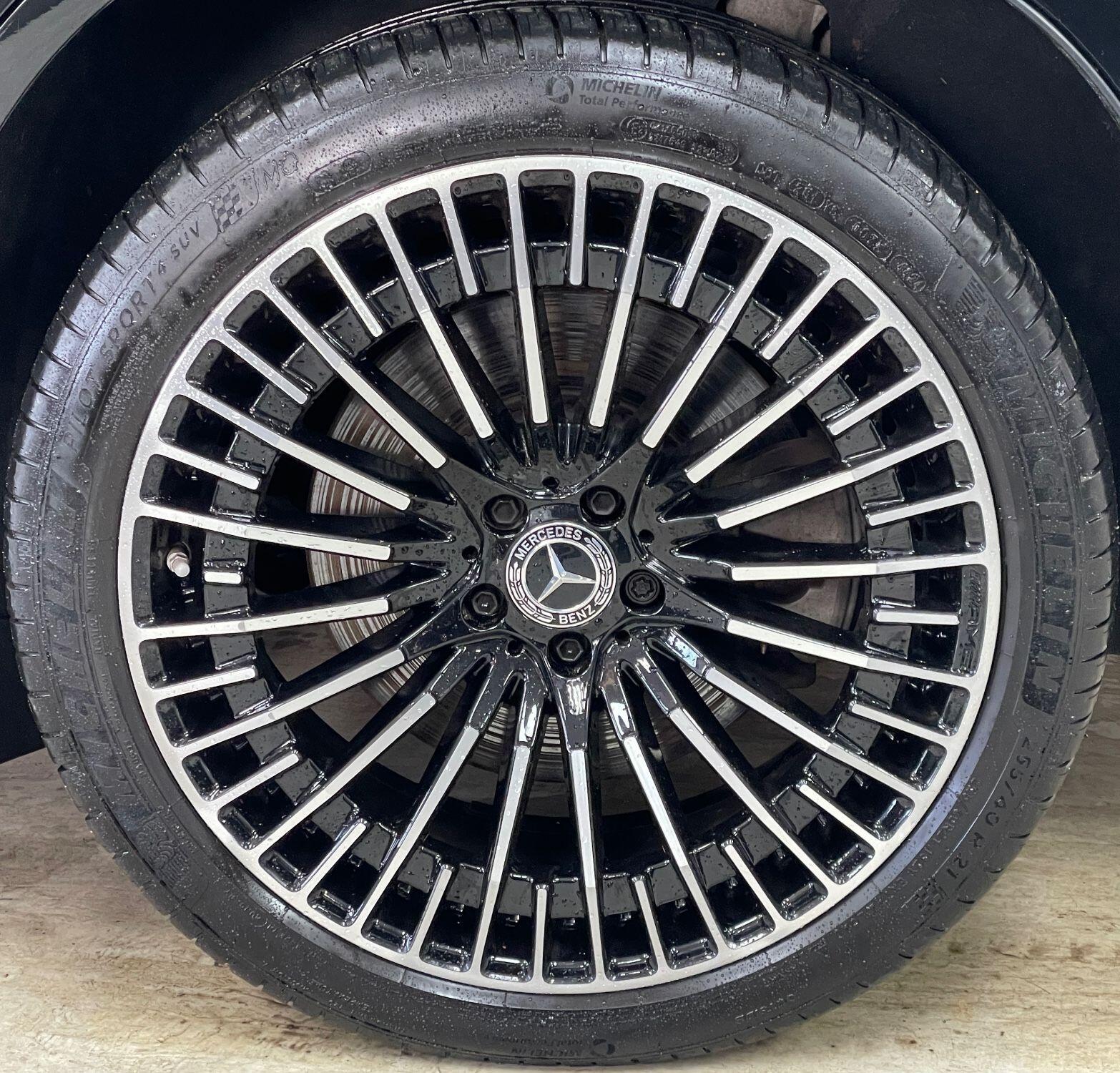 Mercedes Eqc - Image 15