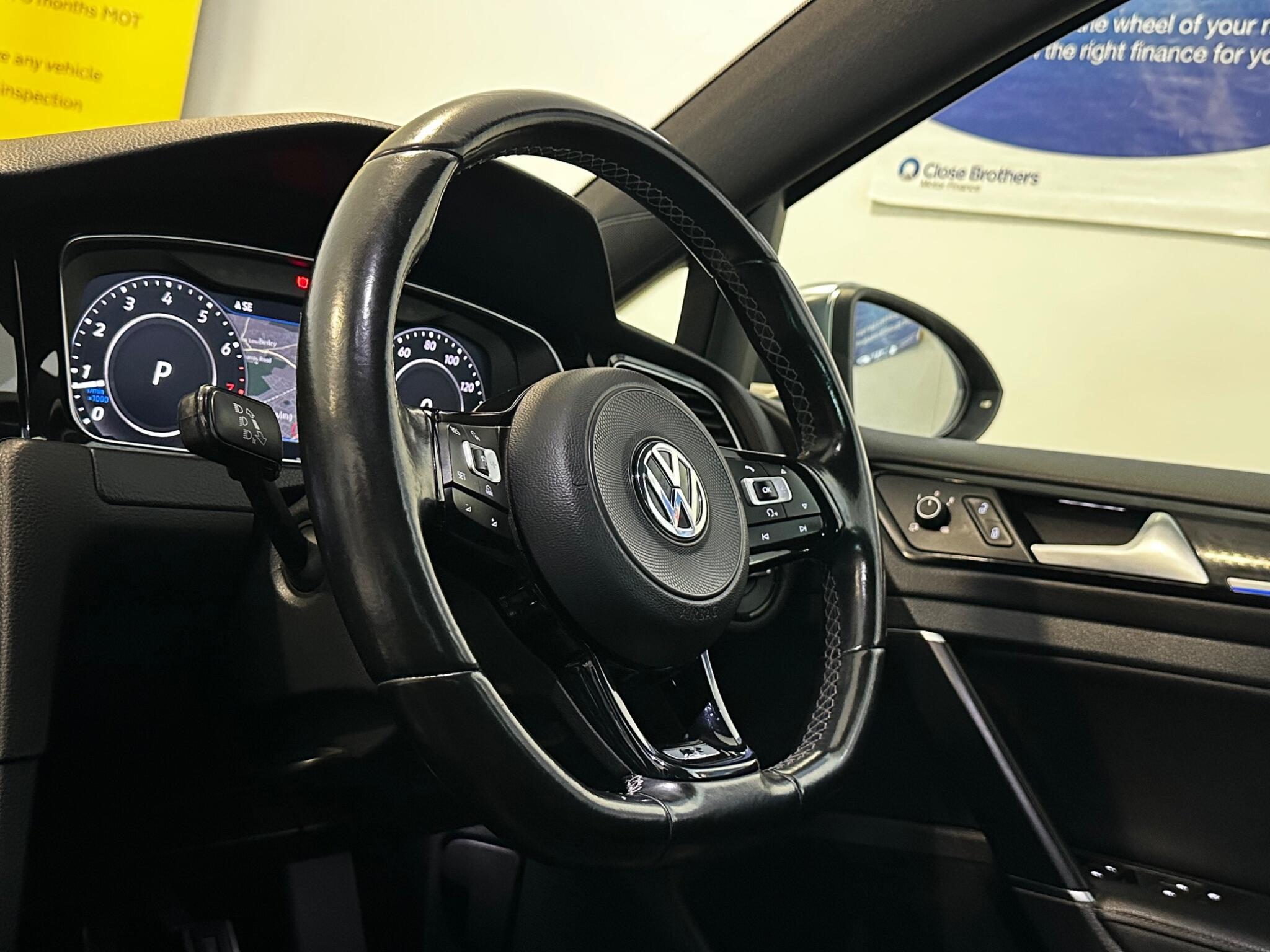 Volkswagen Golf - Image 18