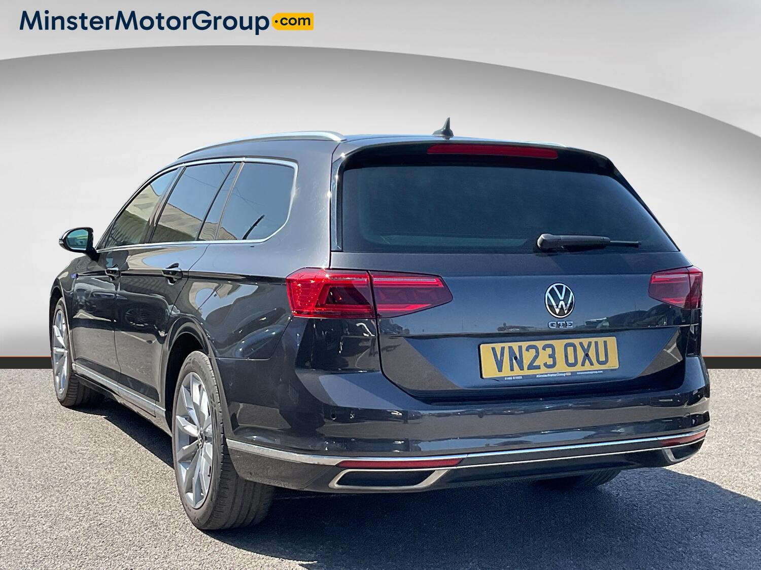 Volkswagen Passat - Image 4