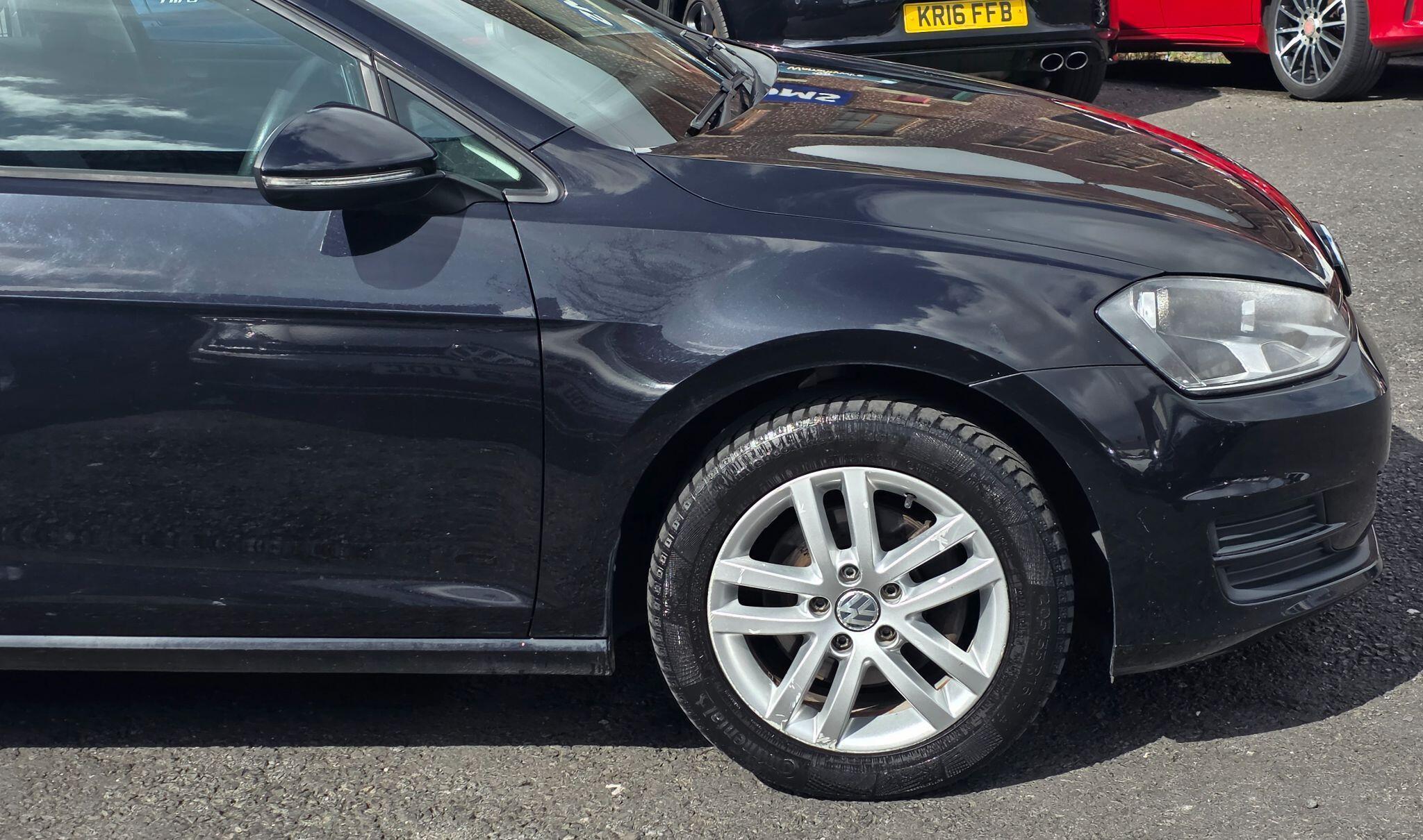 Volkswagen Golf - Image 9