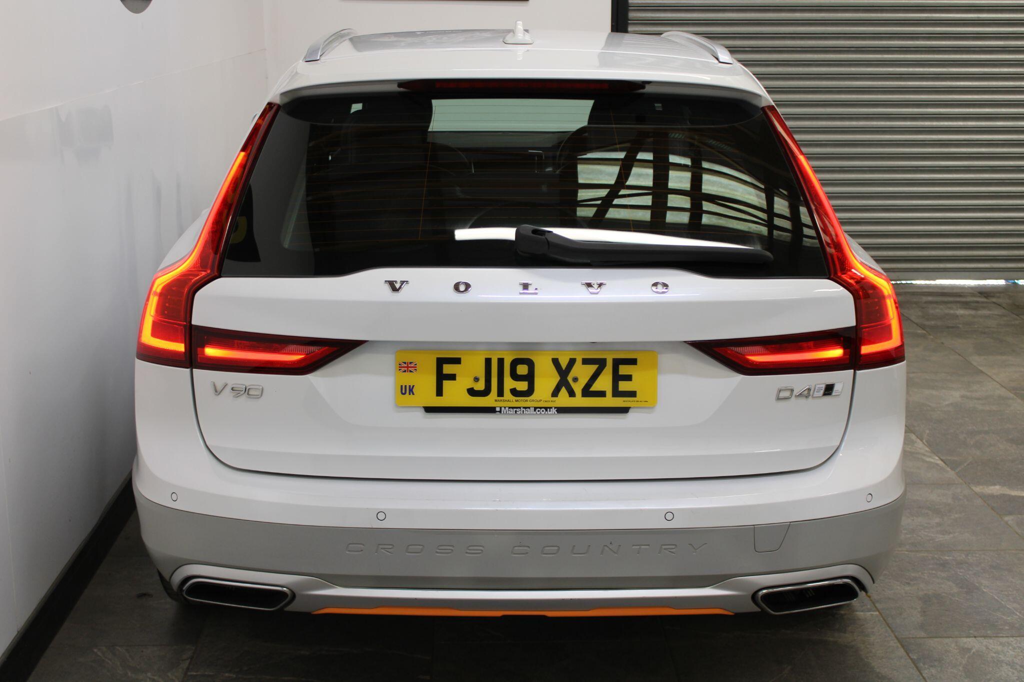 Volvo V90 CROSS COUNTRY - Image 14