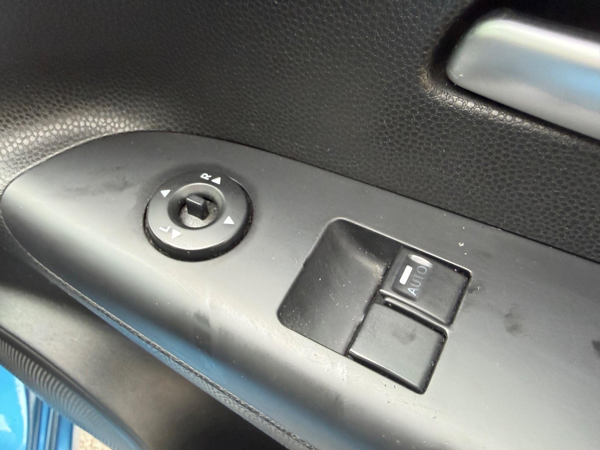 Kia Venga - Image 16