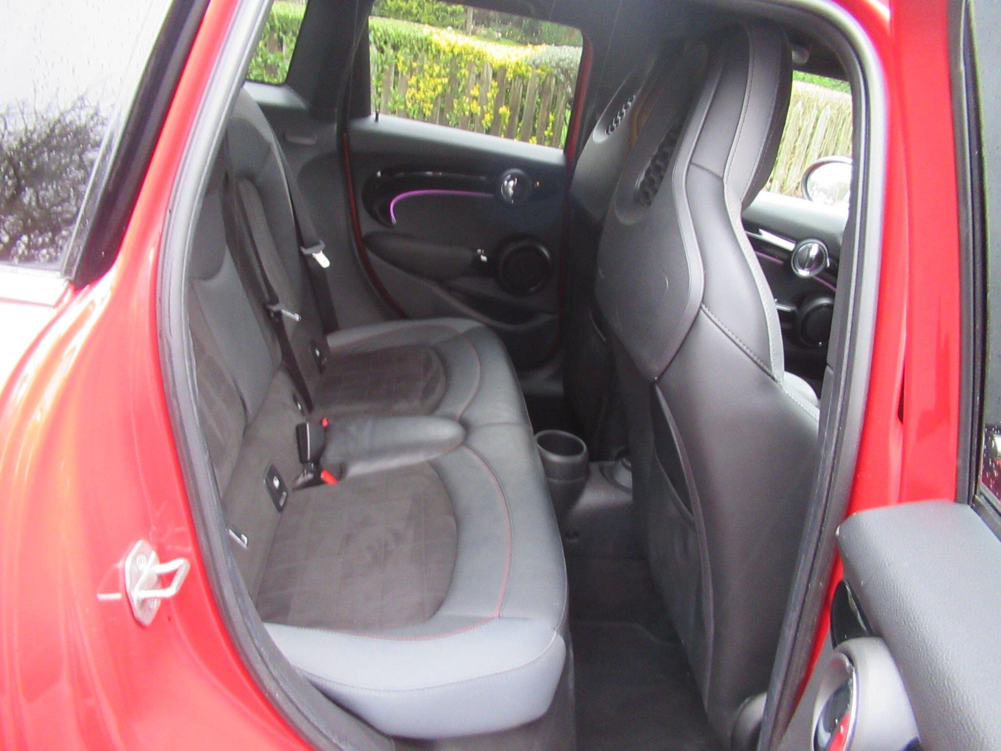 MINI Hatch - Image 21