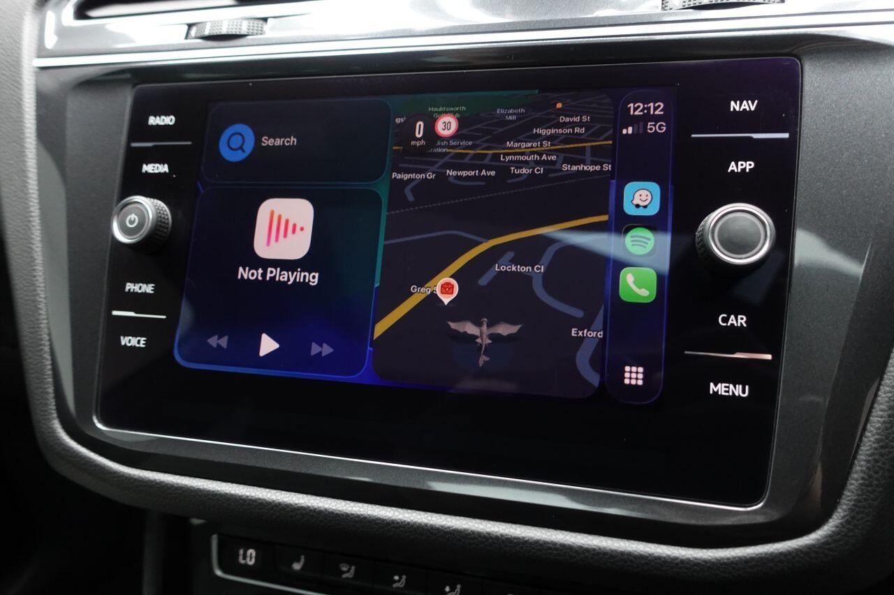 Volkswagen Tiguan - Image 32