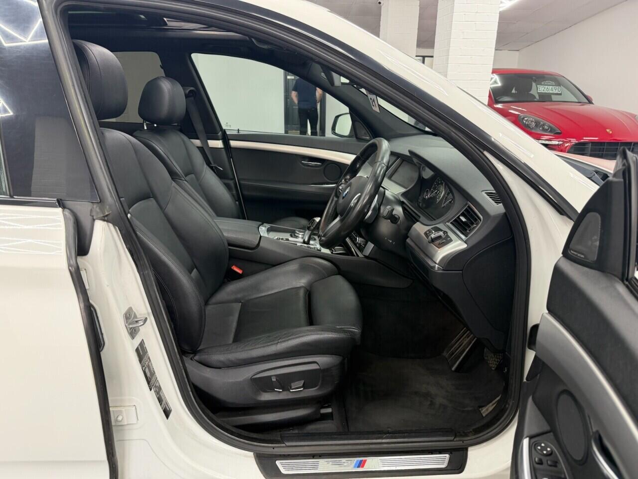 BMW 5 SERIES GRAN TURISMO - Image 13