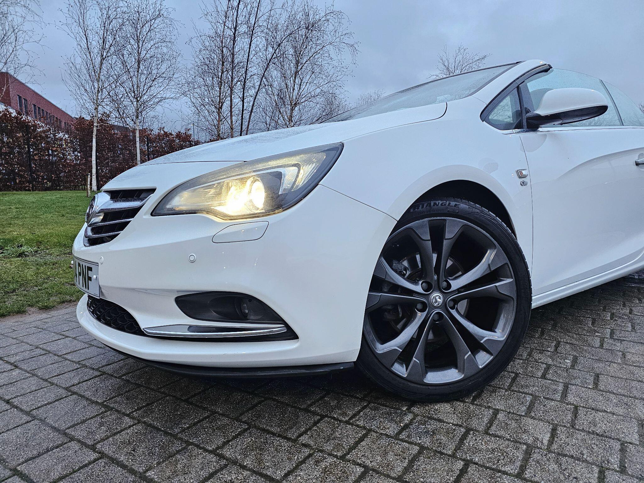 Vauxhall Cascada - Image 38