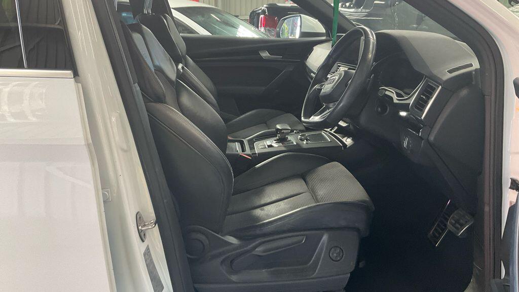 Audi Q5 - Image 2