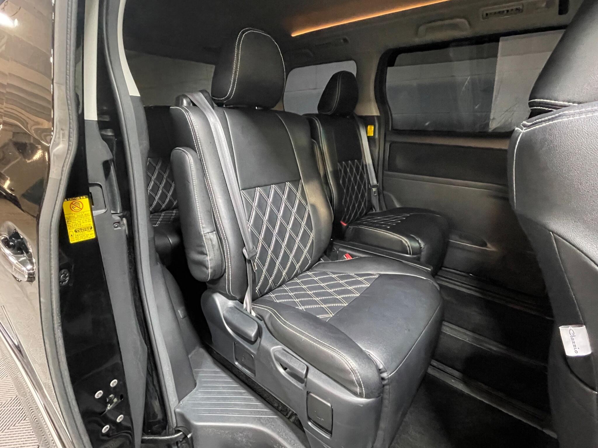 Toyota Vellfire - Image 12