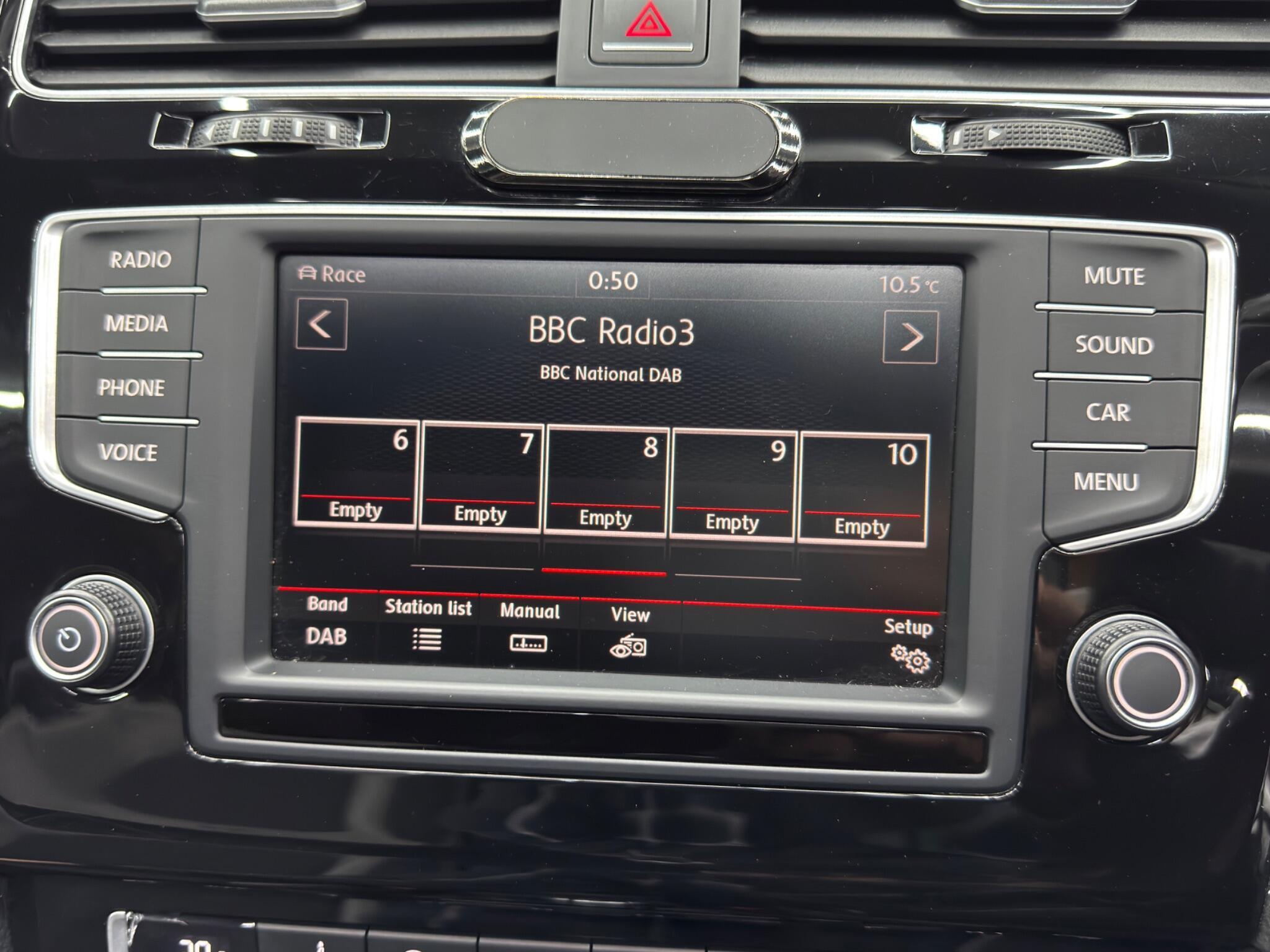 Volkswagen Golf - Image 31