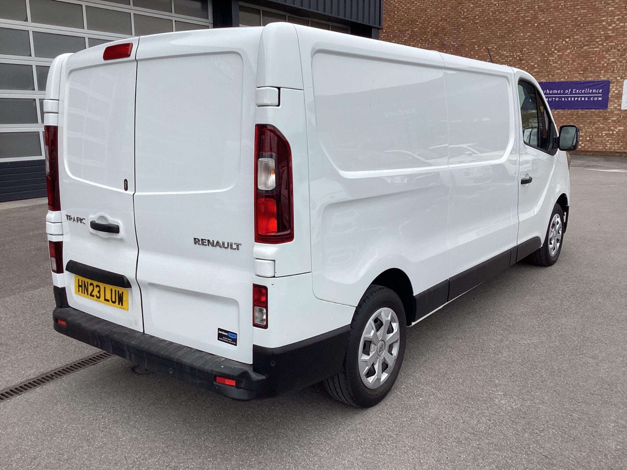 Renault Trafic - Image 9
