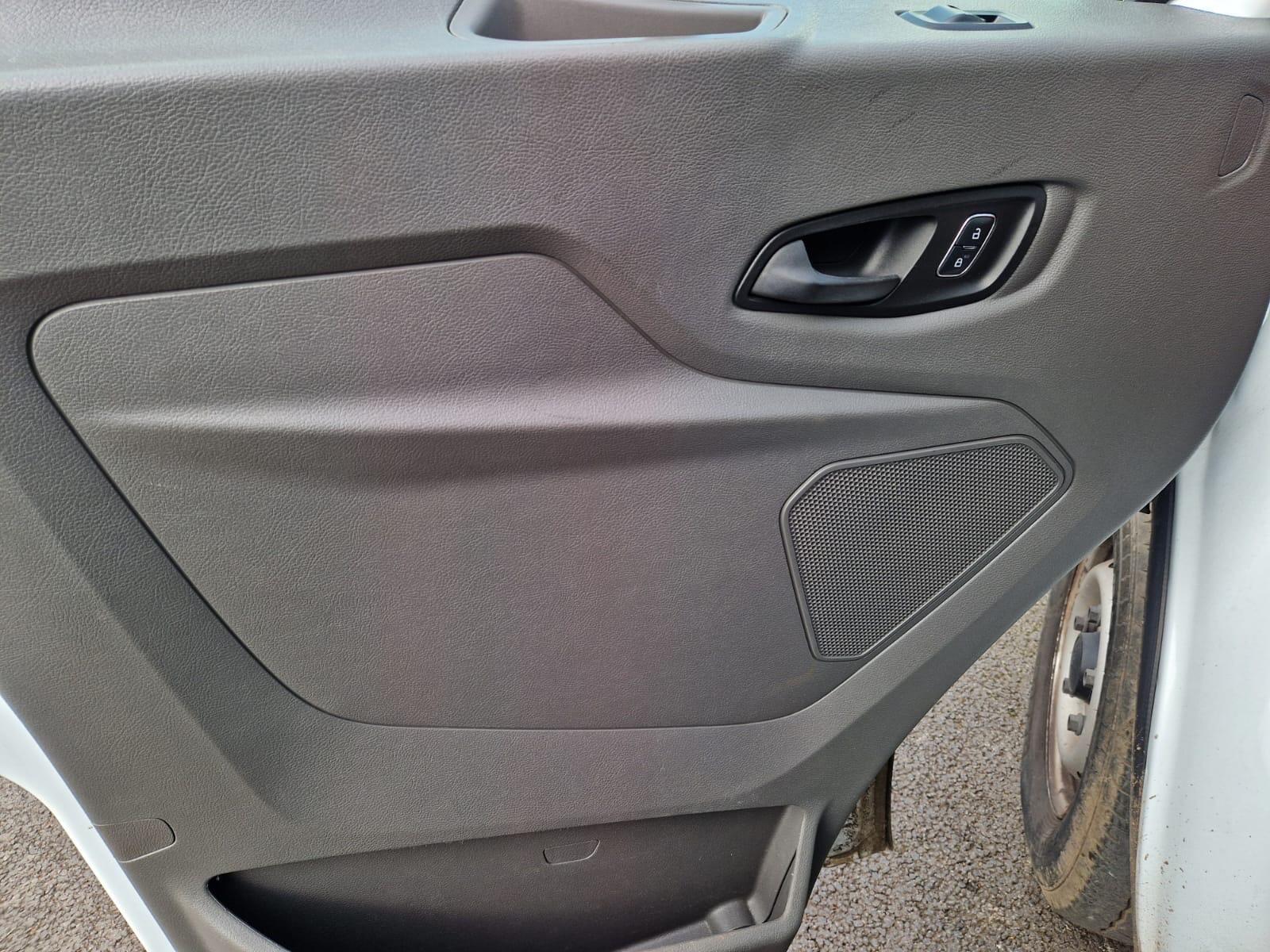 Ford Transit - Image 37