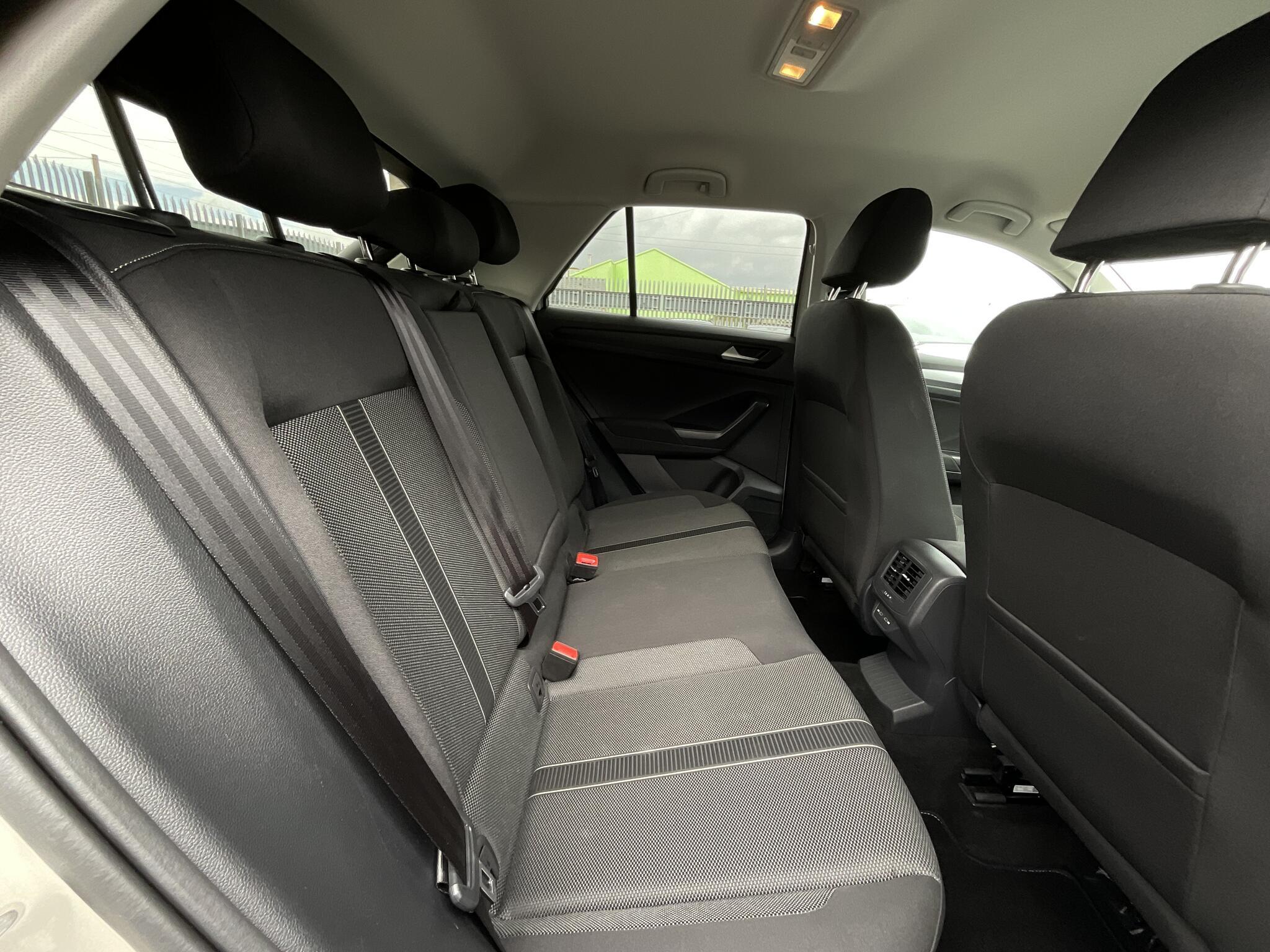 Volkswagen T-Roc - Image 12