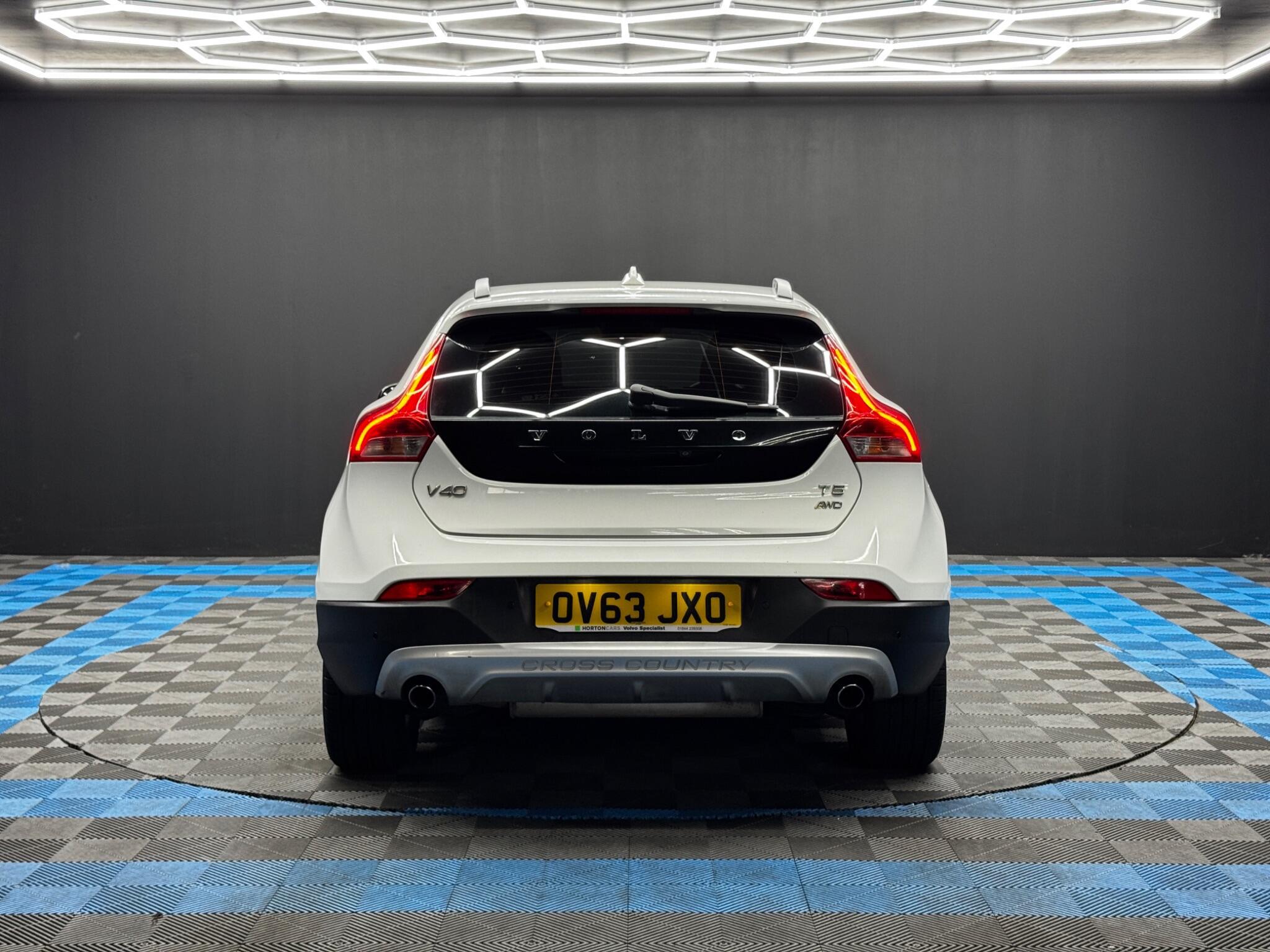 Volvo V40 CROSS COUNTRY - Image 6