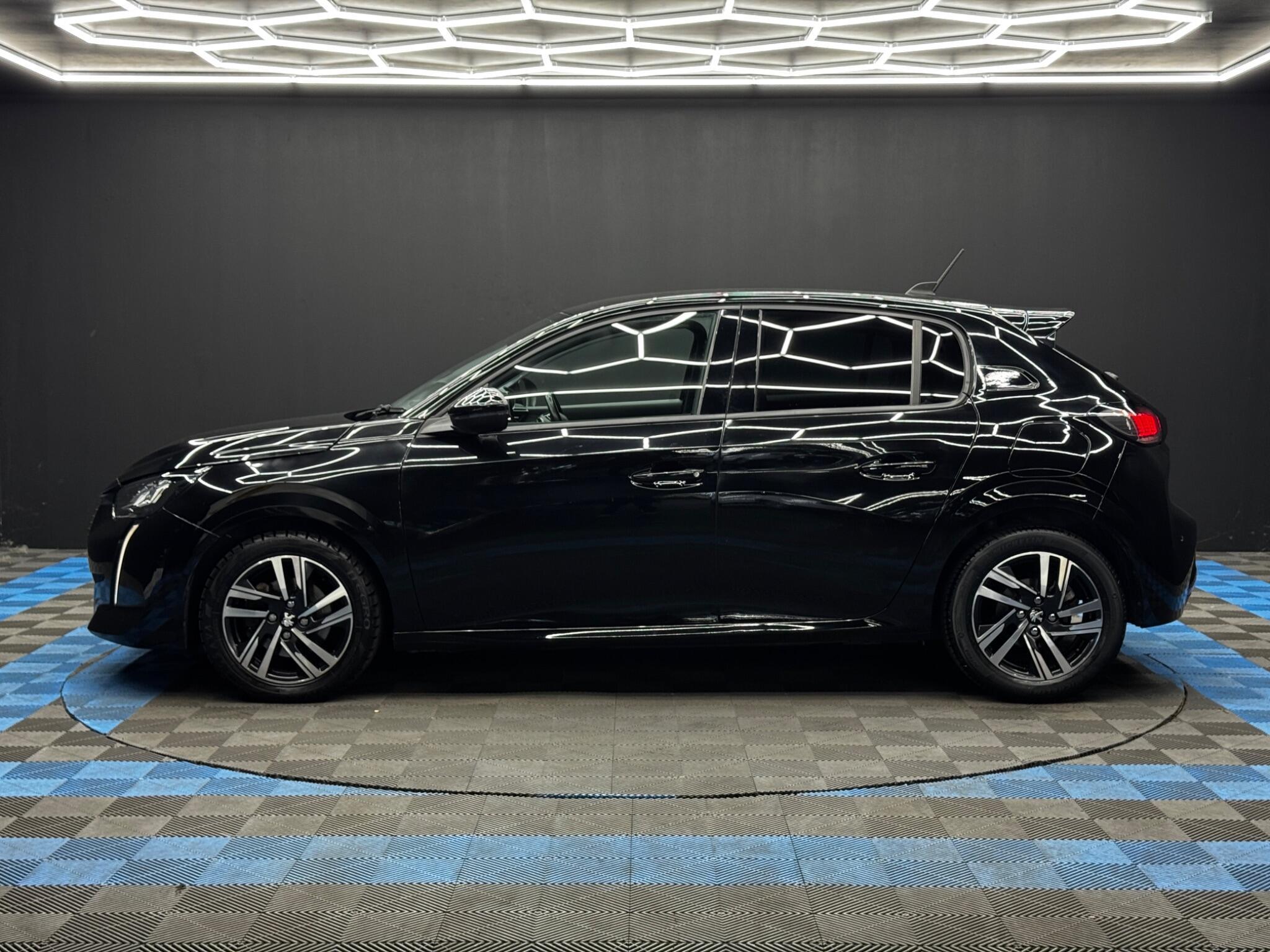 Peugeot 208 - Image 8