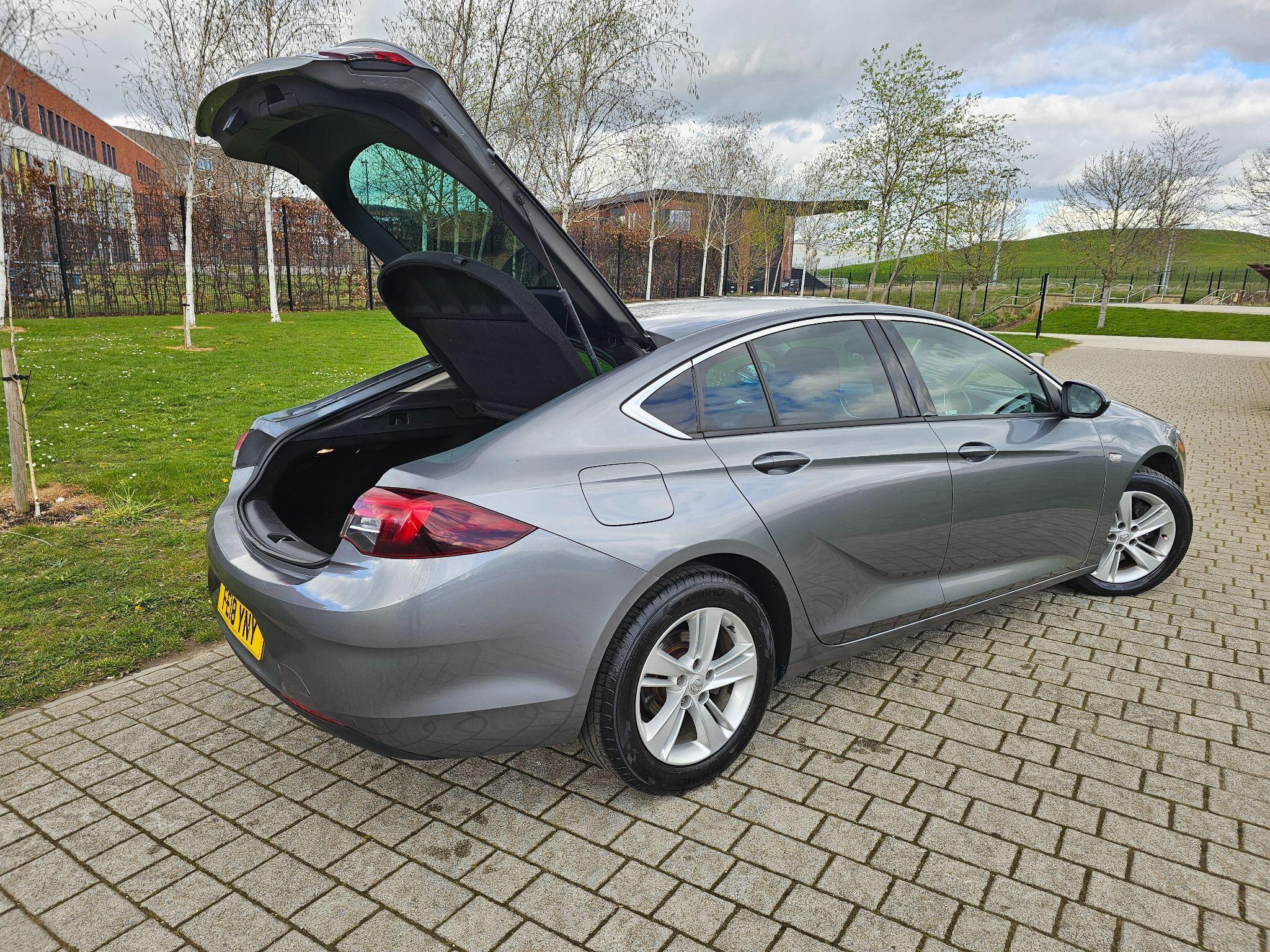 Vauxhall Insignia - Image 7