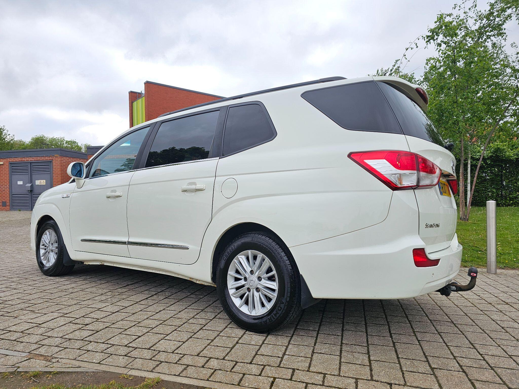 Ssangyong Turismo - Image 33