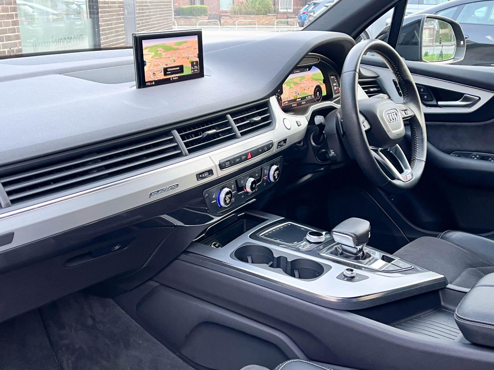 Audi Q7 - Image 5