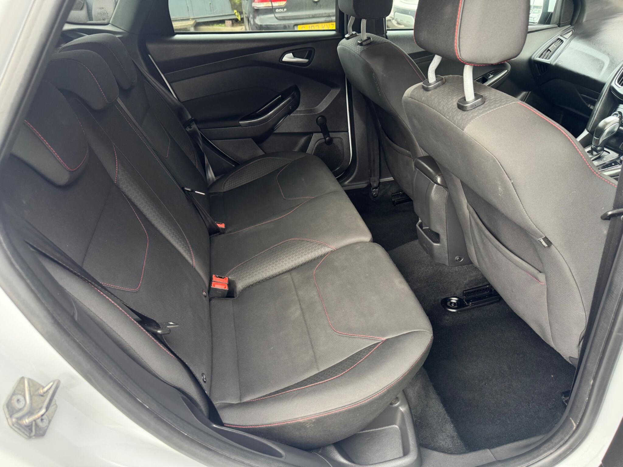 Ford Focus - Image 31