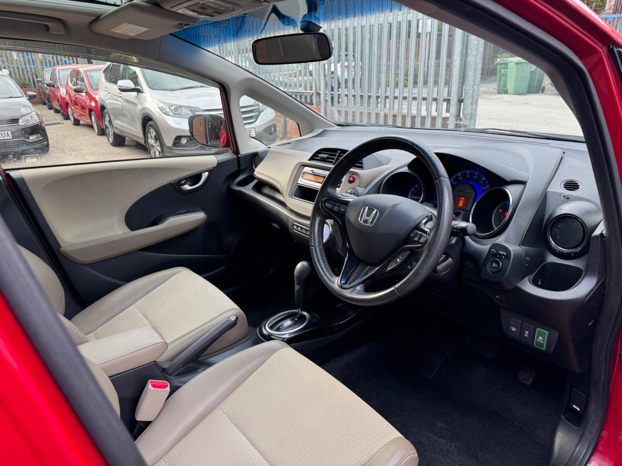 Honda FIT - Image 20