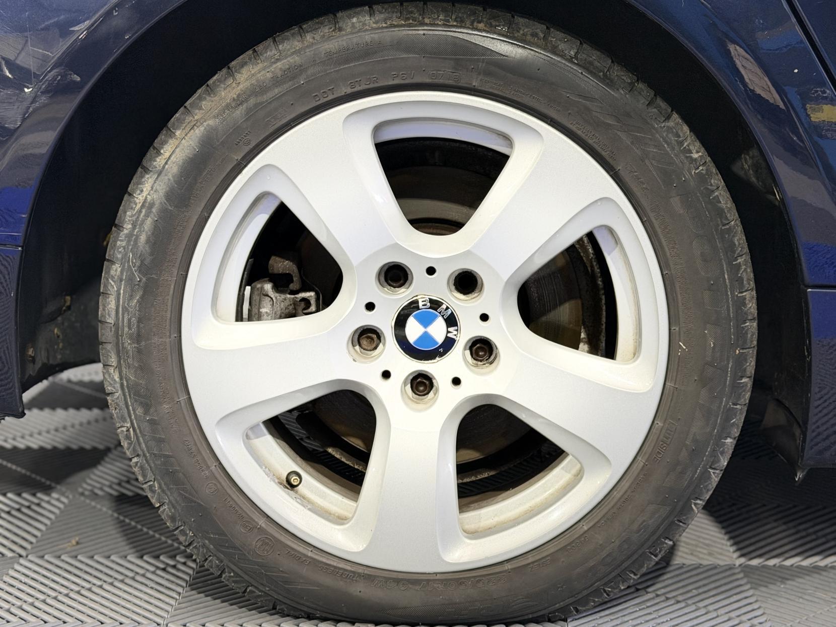 BMW 5 Series - Image 17