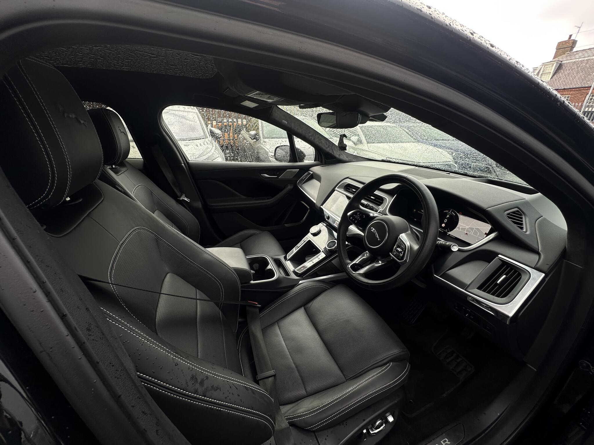 Jaguar I-Pace - Image 20