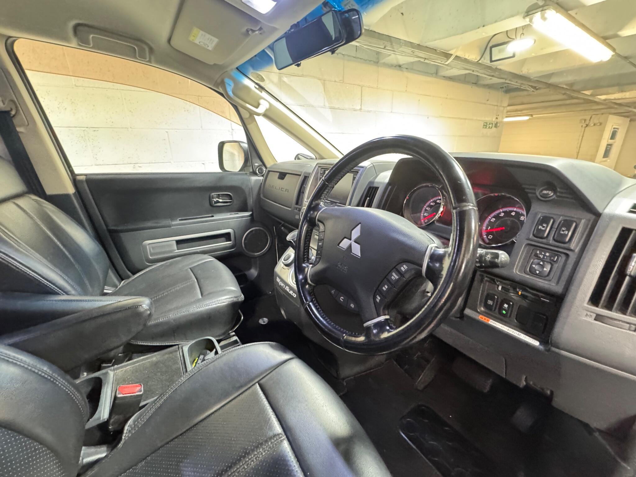 Mitsubishi Delica - Image 9