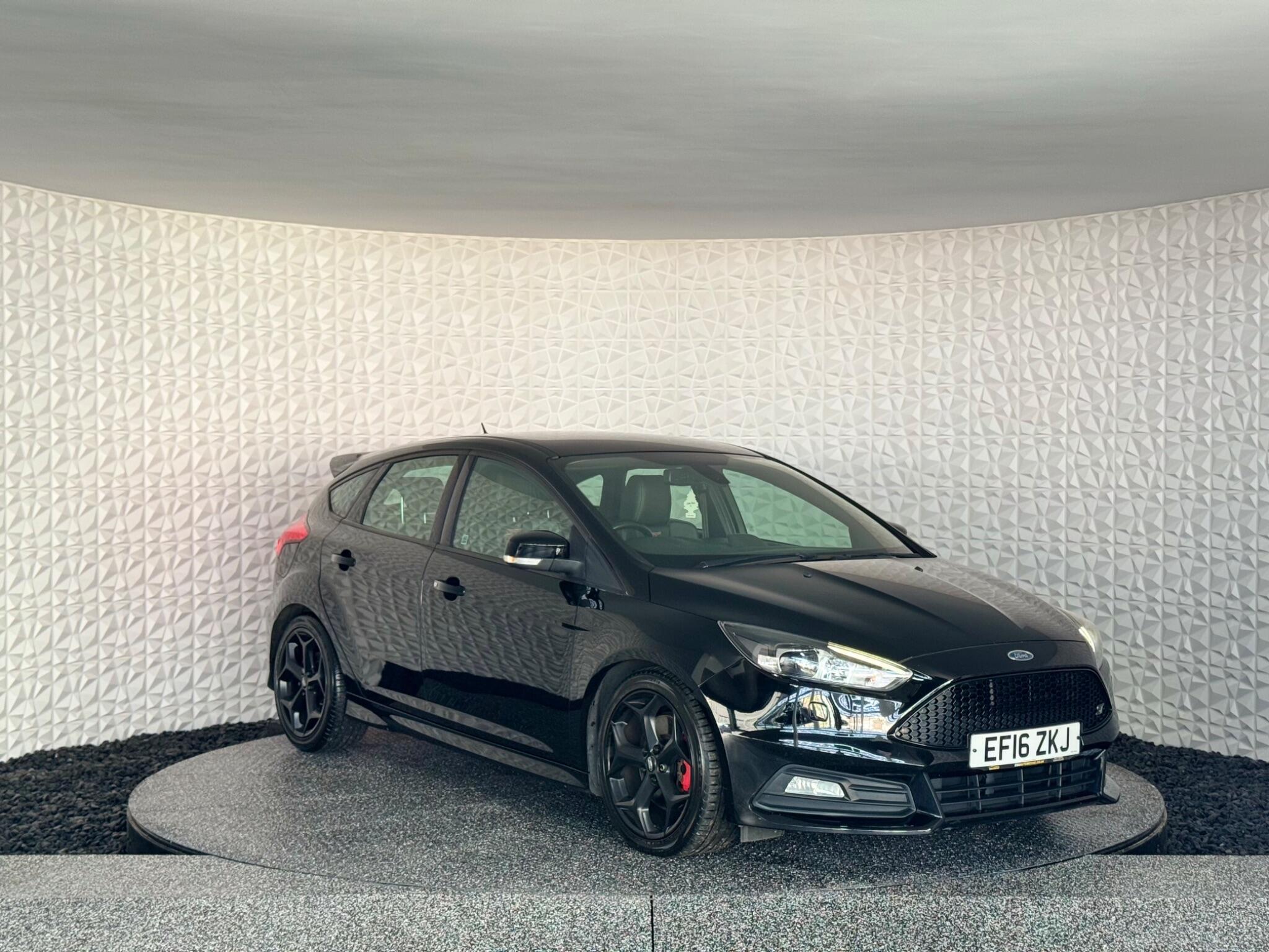 Ford Focus - Image 6