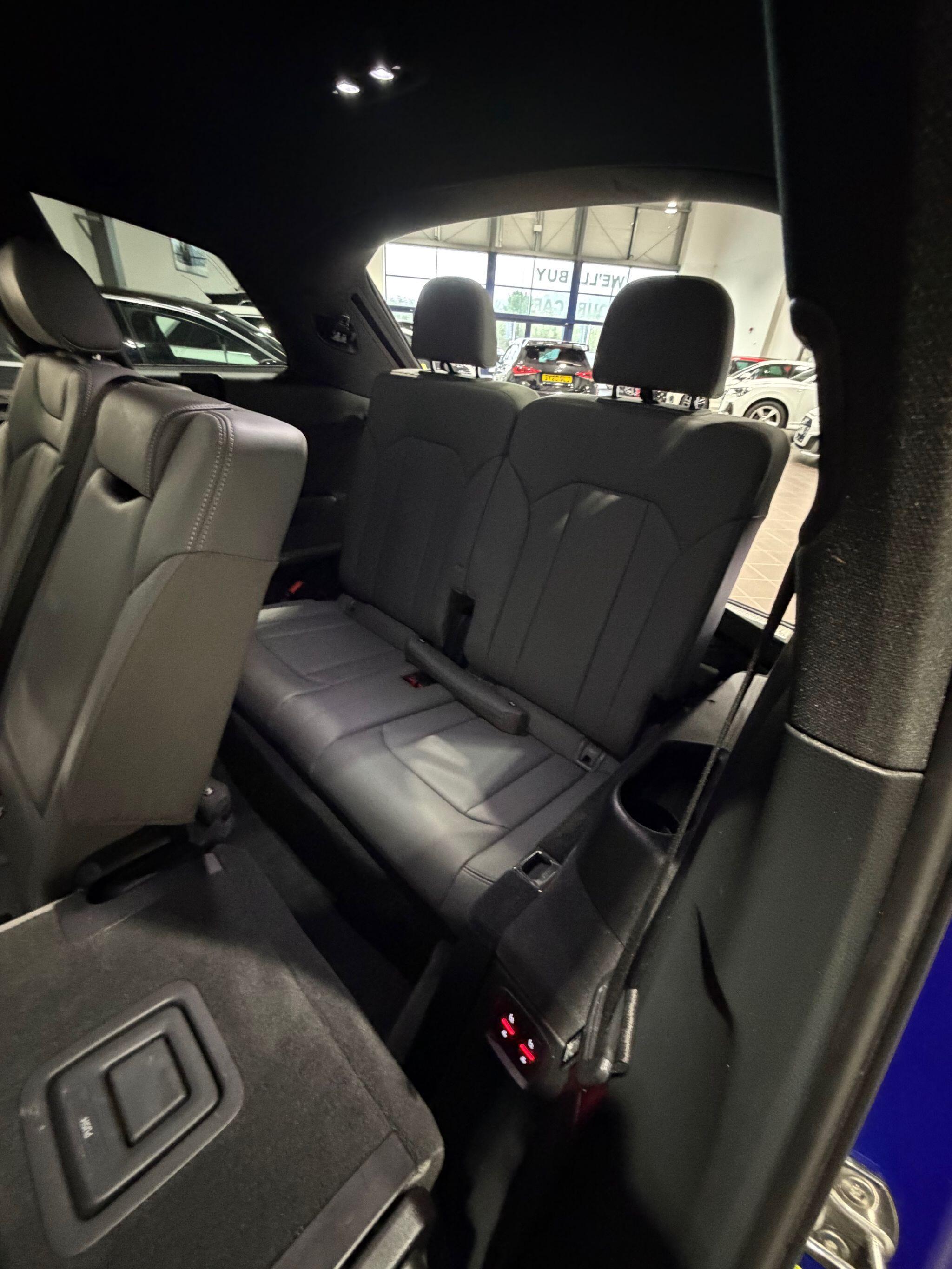 Audi SQ7 - Image 11