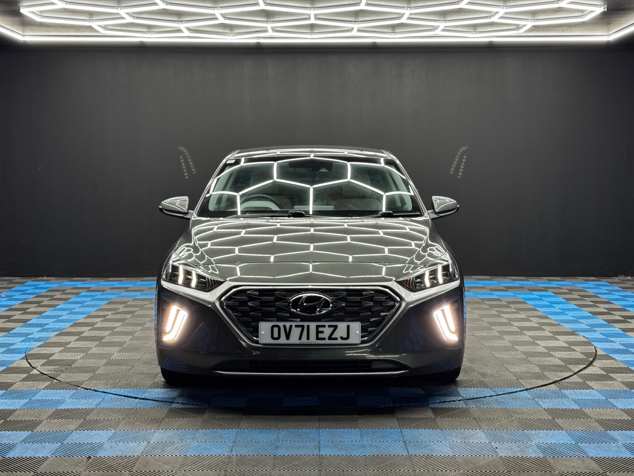 Hyundai Ioniq - Image 2
