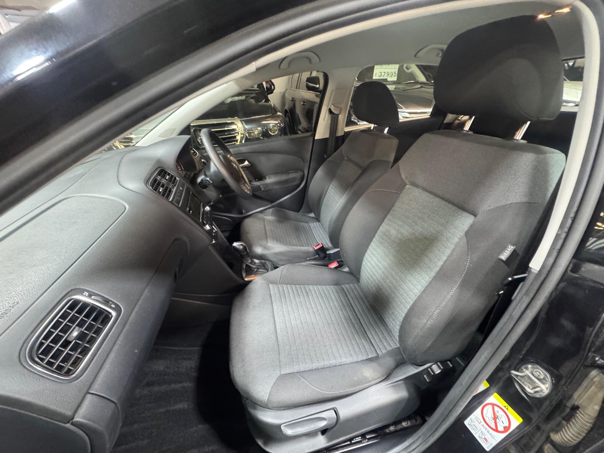 Volkswagen Polo - Image 10