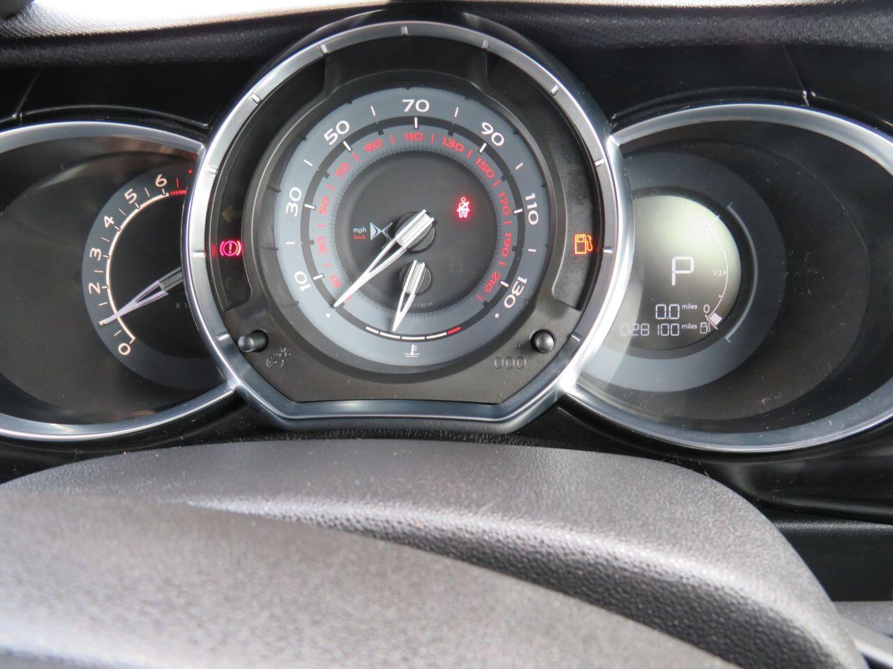 DS AUTOMOBILES DS 3 - Image 13
