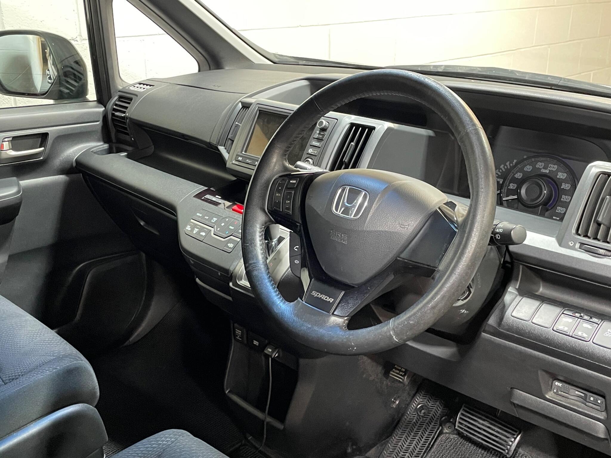 Honda Stepwagon - Image 8