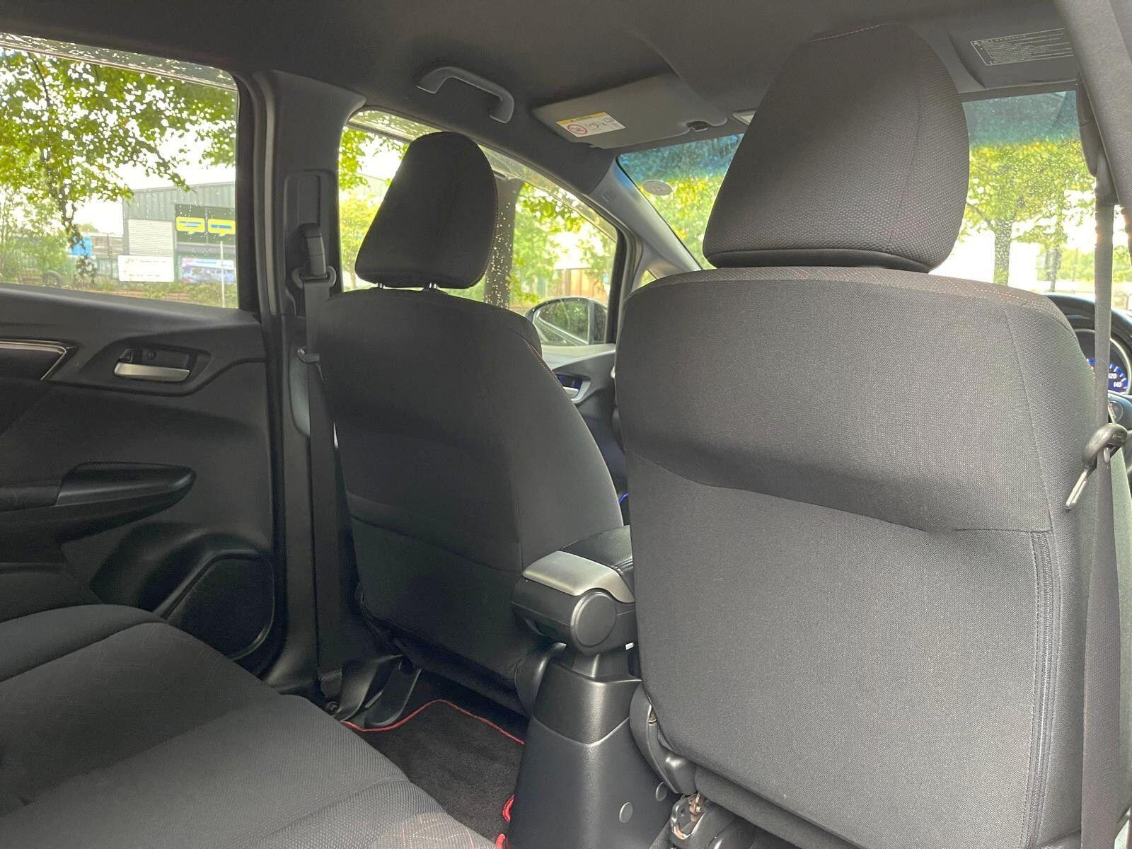 Honda FIT - Image 23