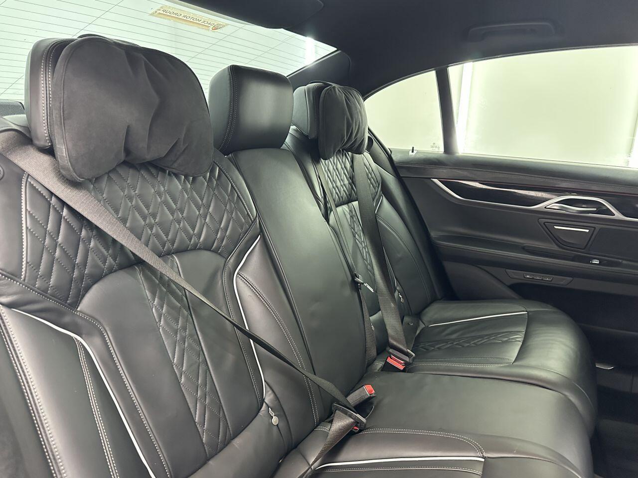 BMW 7 Series - Image 15