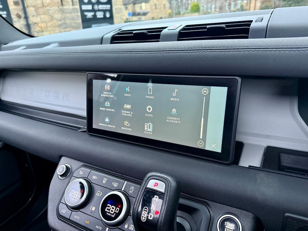 Land Rover Defender 90 - Image 37