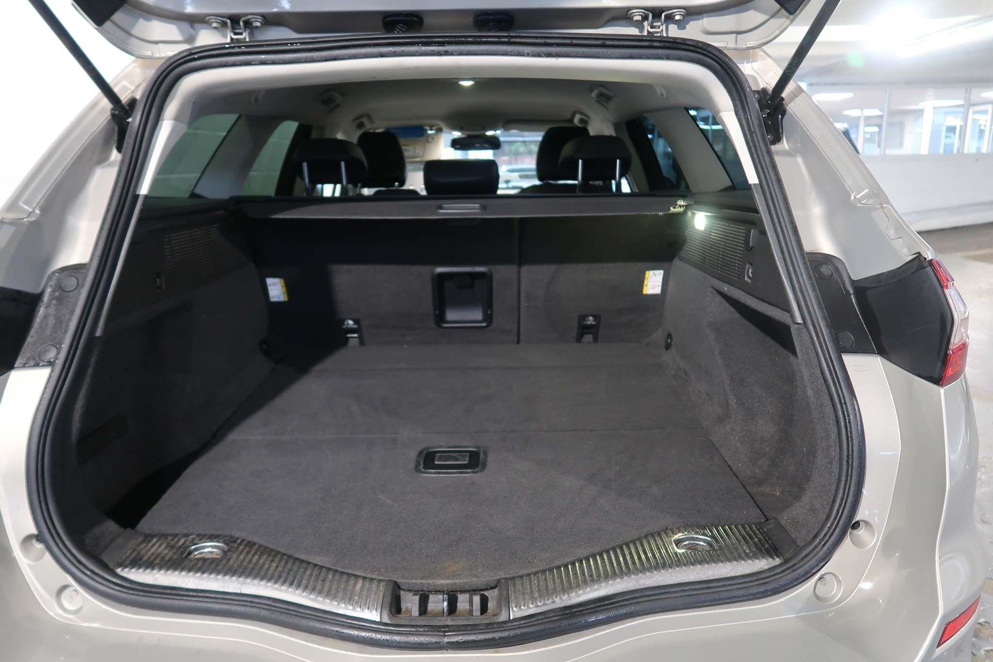 Ford Mondeo - Image 13