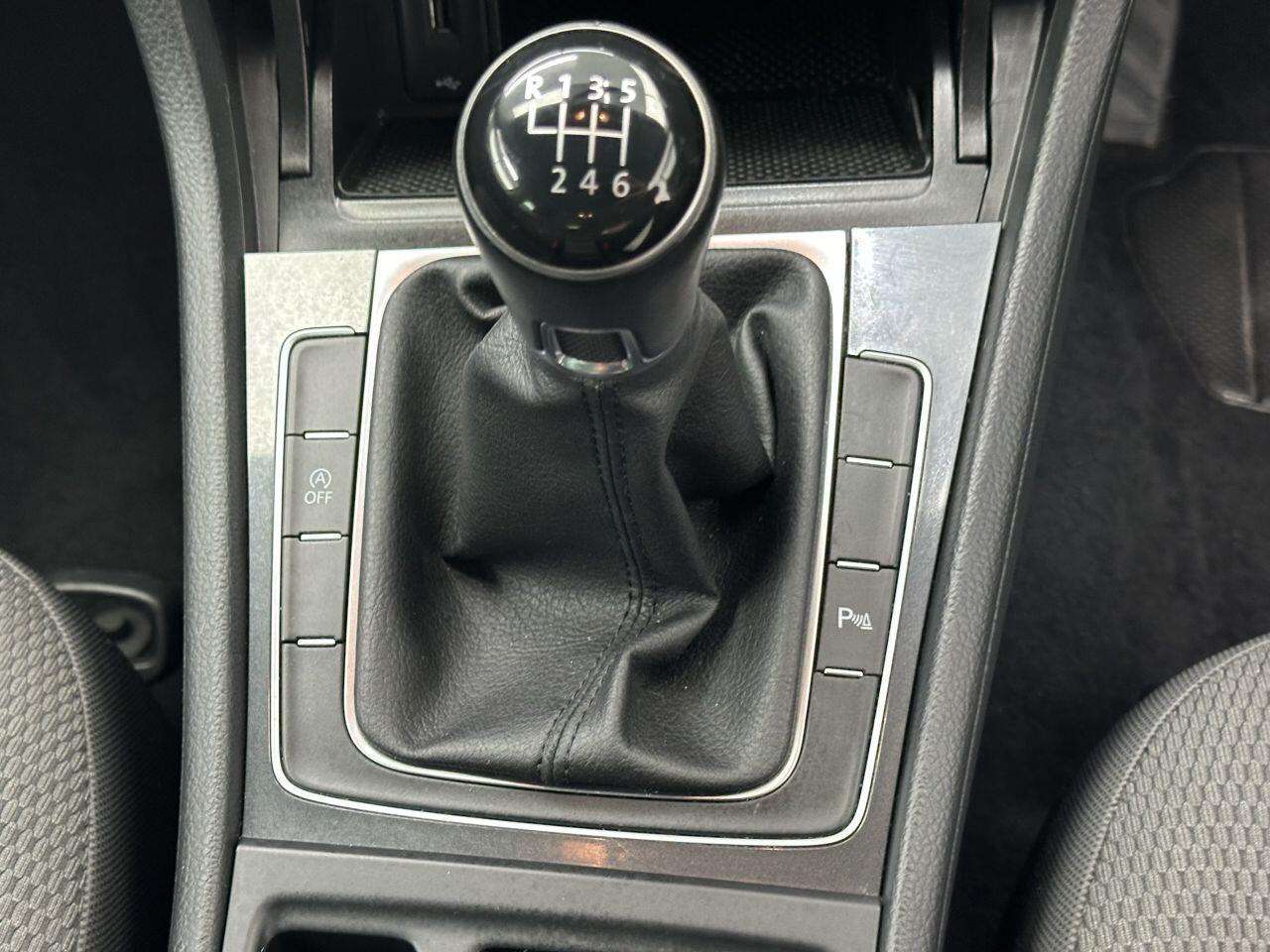 Volkswagen Golf - Image 18