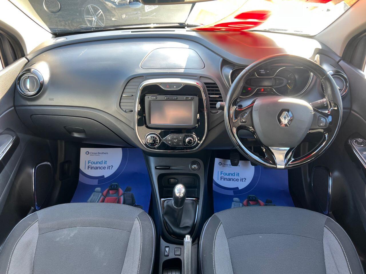 Renault Captur - Image 31