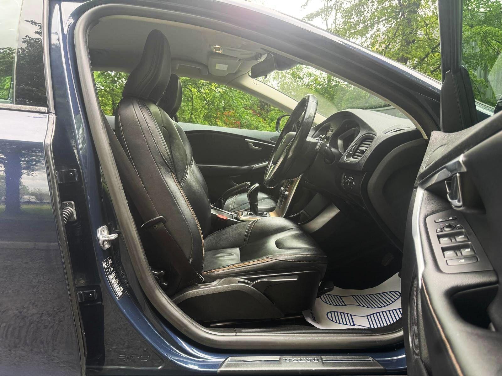 Volvo V40 CROSS COUNTRY - Image 16