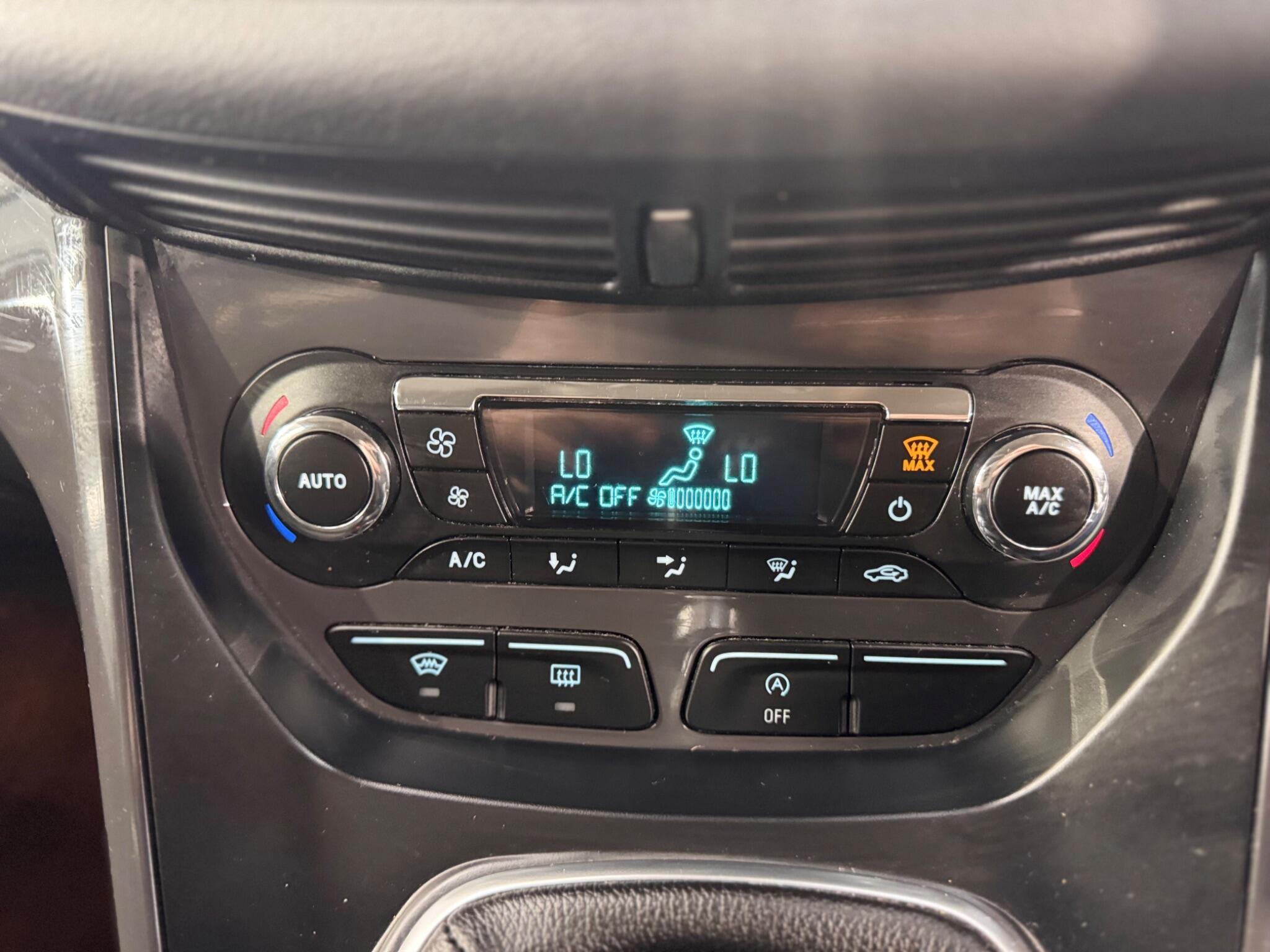 Ford Kuga - Image 23