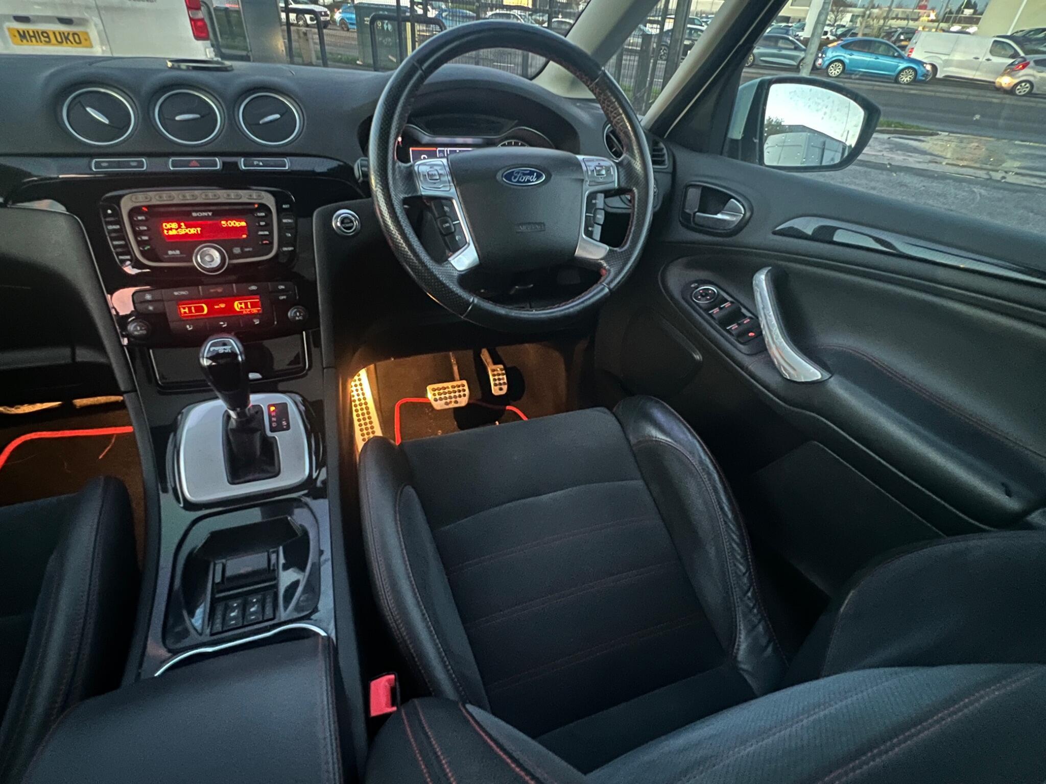 Ford S-MAX - Image 17