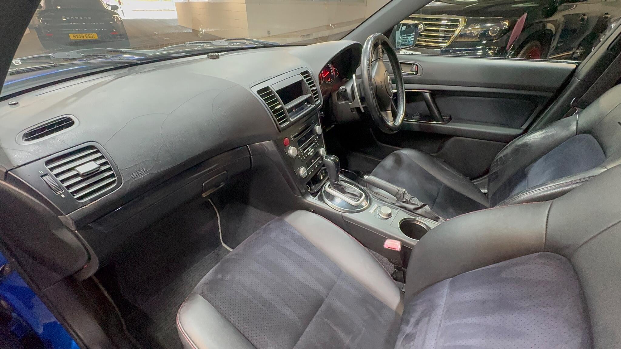 Subaru Legacy - Image 11