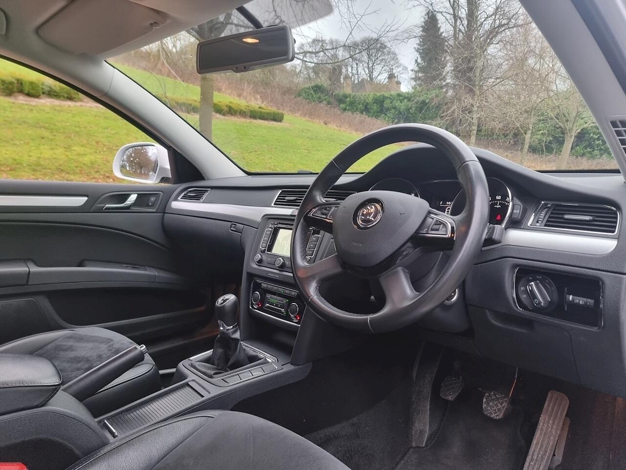 Skoda Superb - Image 12