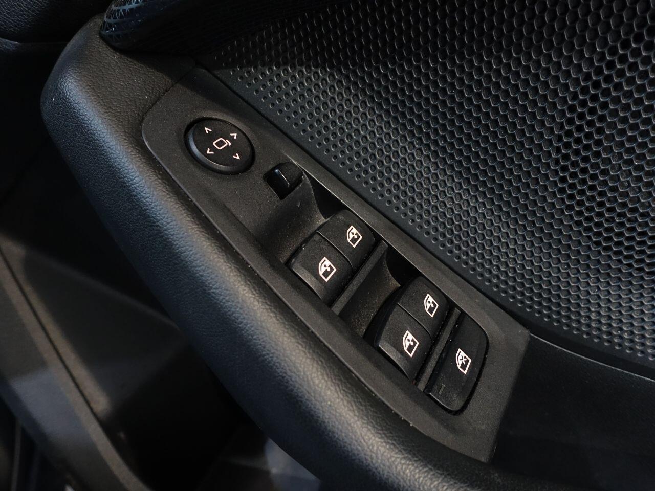 BMW 1 Series - Image 31