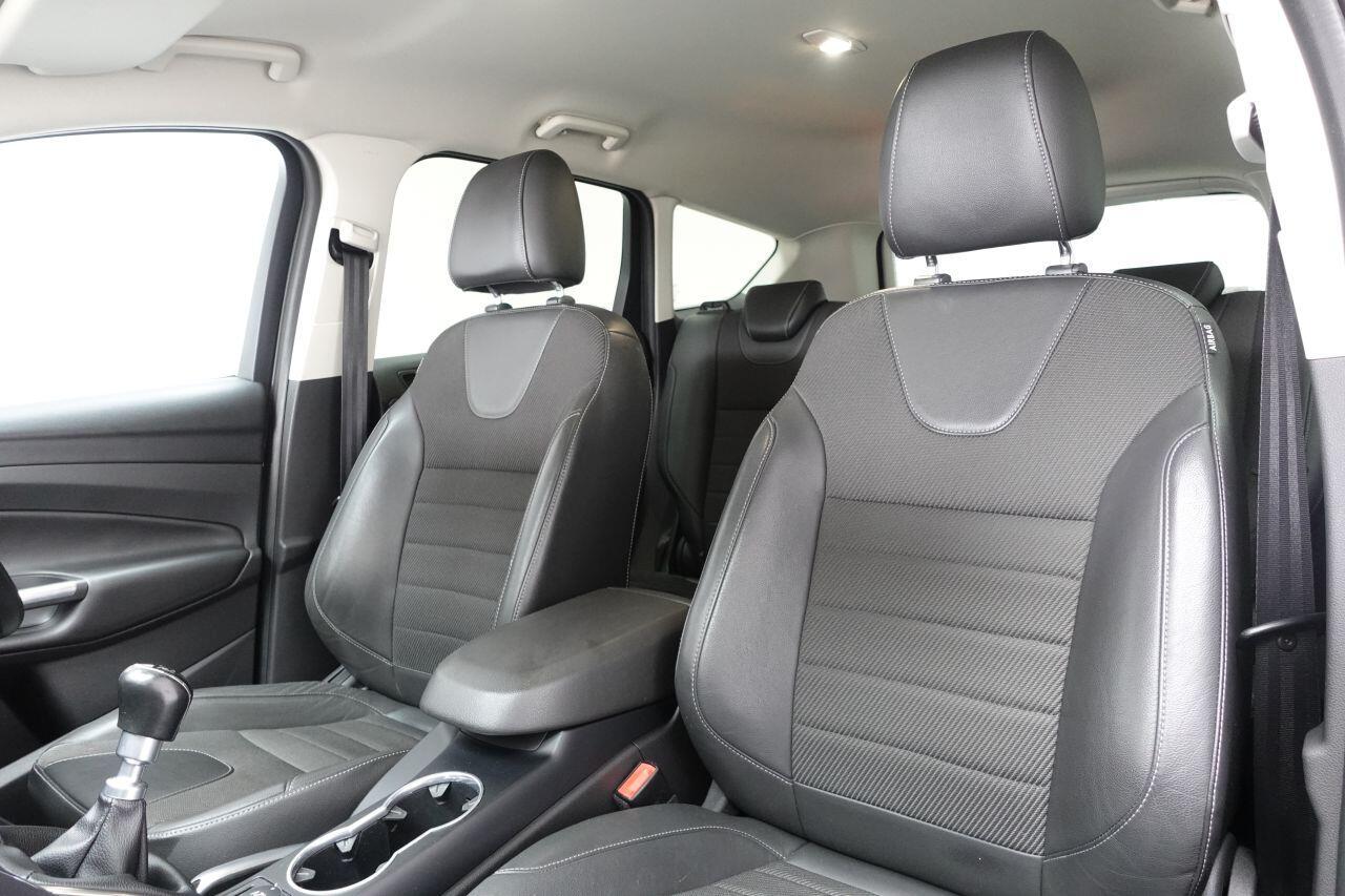 Ford Kuga - Image 17